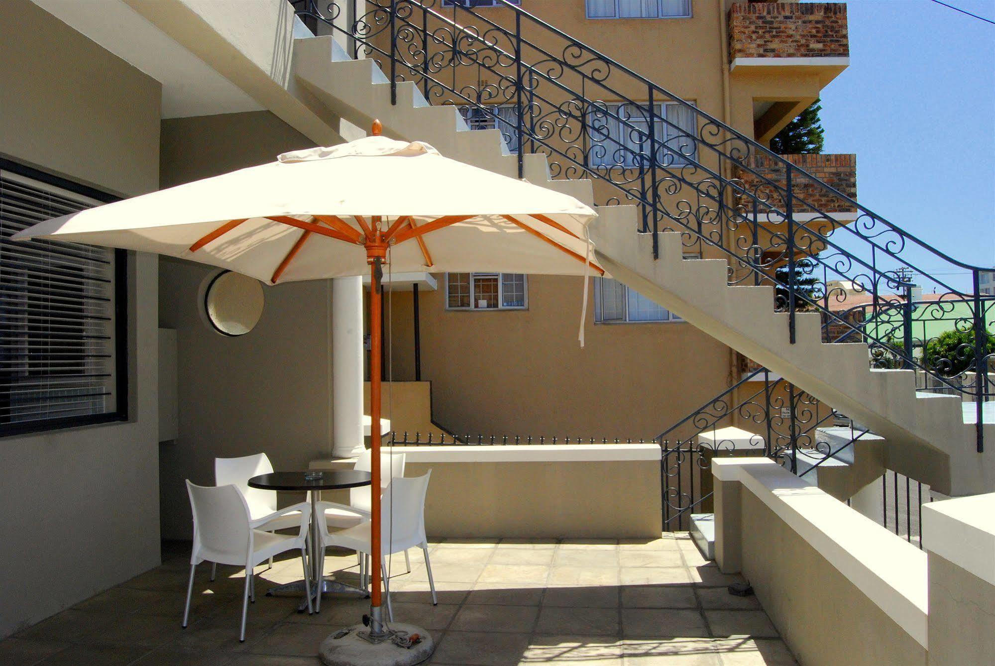 Ashanti Lodge Green Point Kaapstad Buitenkant foto
