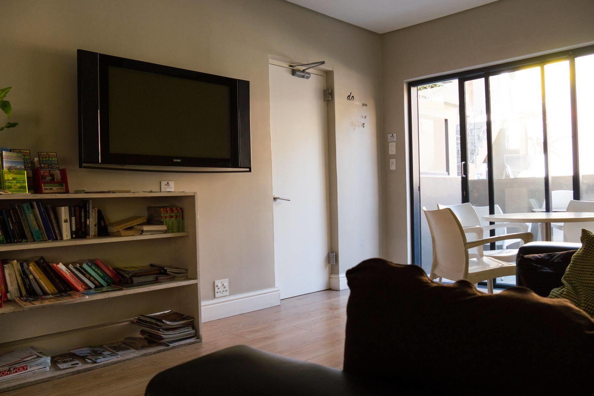Ashanti Lodge Green Point Kaapstad Buitenkant foto